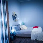 Residenza Santa Anastasia Yellow Balcony And Lift In Piazza Erbe Apartment