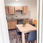 Residenza Santa Anastasia Yellow Balcony And Lift In Piazza Erbe *