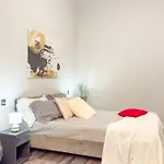 Residenza Santa Anastasia Yellow Balcony And Lift In Piazza Erbe Apartment