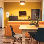Residenza Santa Anastasia Yellow Balcony And Lift In Piazza Erbe *