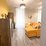 Residenza Santa Anastasia Yellow Balcony And Lift In Piazza Erbe