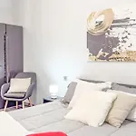 Apartment Residenza Santa Anastasia Yellow Balcony And Lift In Piazza Erbe Verona