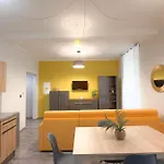Apartment Residenza Santa Anastasia Yellow Balcony And Lift In Piazza Erbe Verona