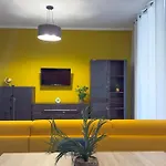 Residenza Santa Anastasia Yellow Balcony And Lift In Piazza Erbe Apartment *