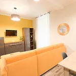 Residenza Santa Anastasia Yellow Balcony And Lift In Piazza Erbe Apartment Verona