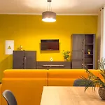 Residenza Santa Anastasia Yellow Balcony And Lift In Piazza Erbe