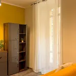 Residenza Santa Anastasia Yellow Balcony And Lift In Piazza Erbe