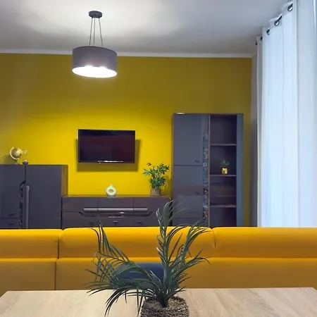 Residenza Santa Anastasia Yellow Balcony And Lift In Piazza Erbe Apartman *