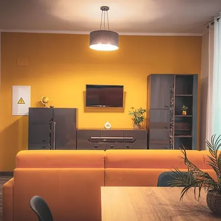 Residenza Santa Anastasia Yellow Balcony And Lift In Piazza Erbe *